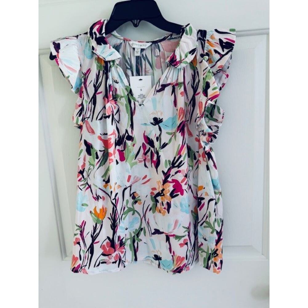 NWT Crown & Ivy Coral Floral Flutter Sleeve Fashion Woven Top Size S